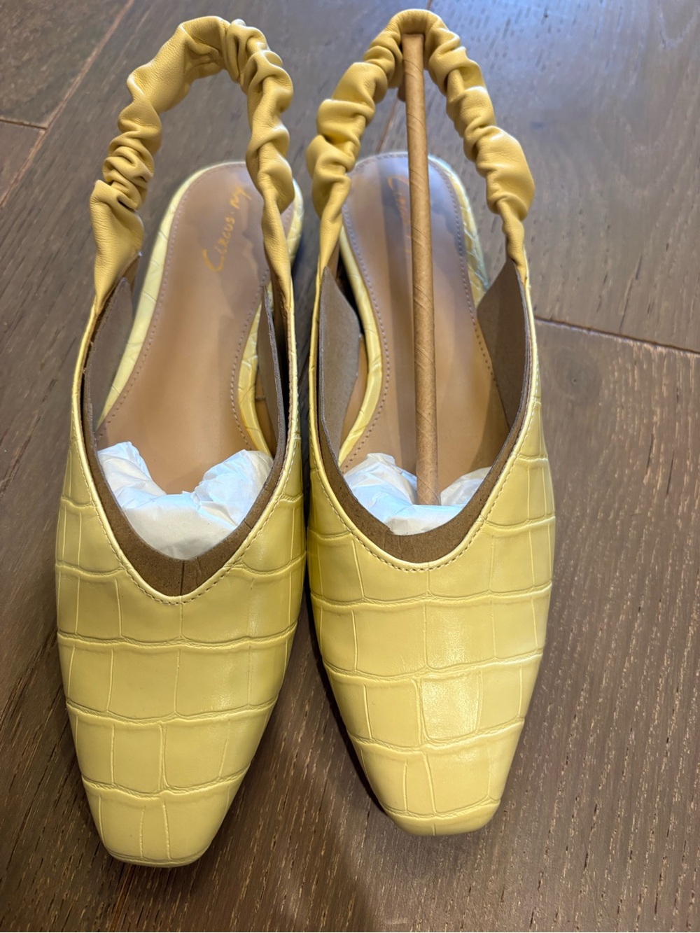 Circus by Sam Edelman $75 NIB Omina Yellow Faux Leather Croc Slingback Flats 7M - Picture 4 of 7